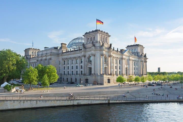 Private ride Berlin to Prague via Dresden (4 hours in Dresden)