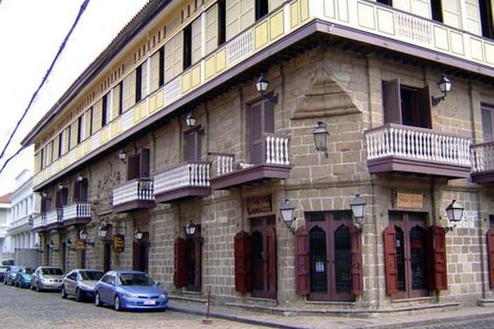 Private Half-Day Makati (Old Manila) with Intramuros