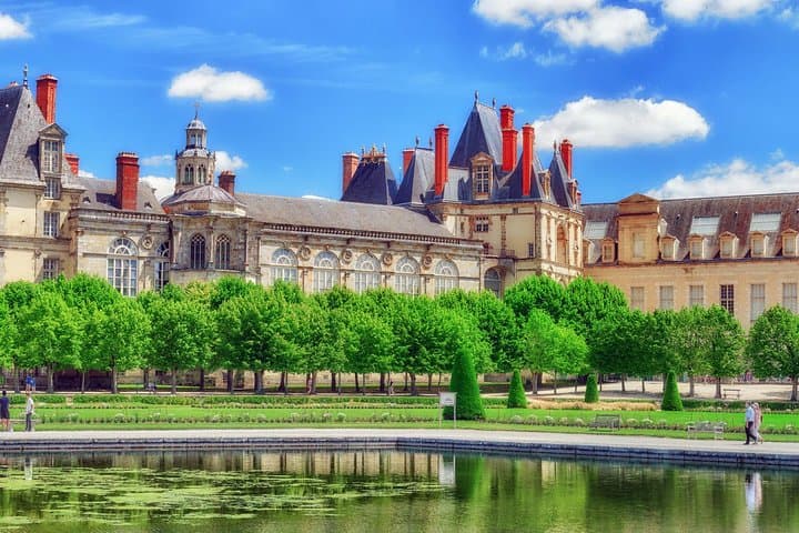 Fontainebleau Day Trip from Paris with a Local: Private & Personalized