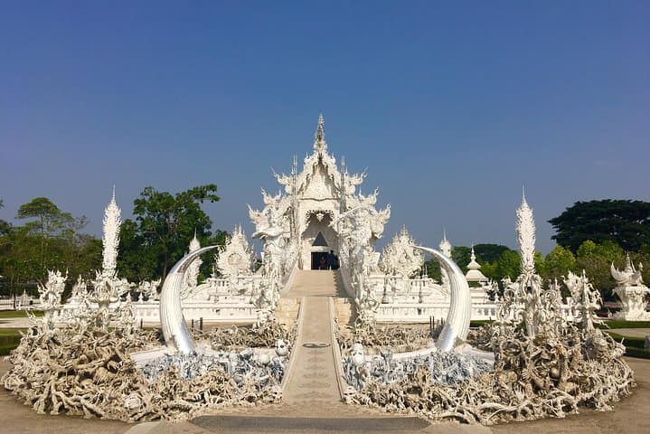 Chiang Mai-Chiang Rai: White Temple-Black Museum-Blue Temple