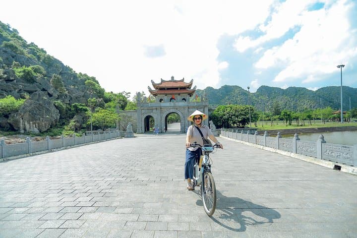 The Ninh Binh E-Bike Experience From Ninh Binh Hotels