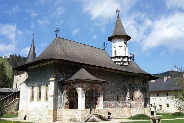 Private 9-Day Transylvania and Bucovina UNESCO Tour in Historical Romania