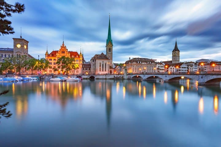 Zurich Sightseeing Private Walking Tour
