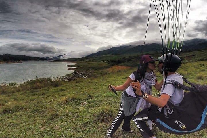 Paragliding Medellin san felix (15mins)
