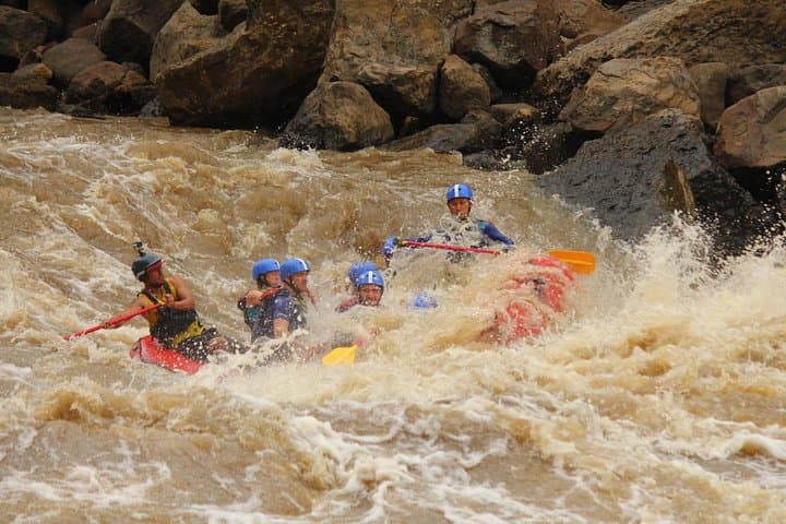 BEST White Rafting in Colombia Suarez 4/5