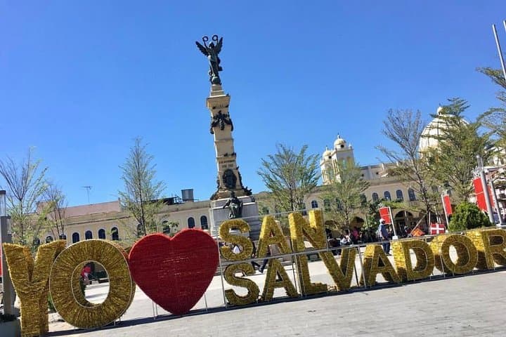 Explore San Salvador: Historic Center, local market and volcano