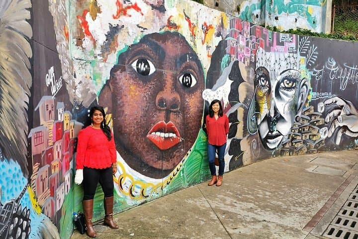 Guatape Town & Comuna 13 & El Peñol Rock Tour: All in One Day