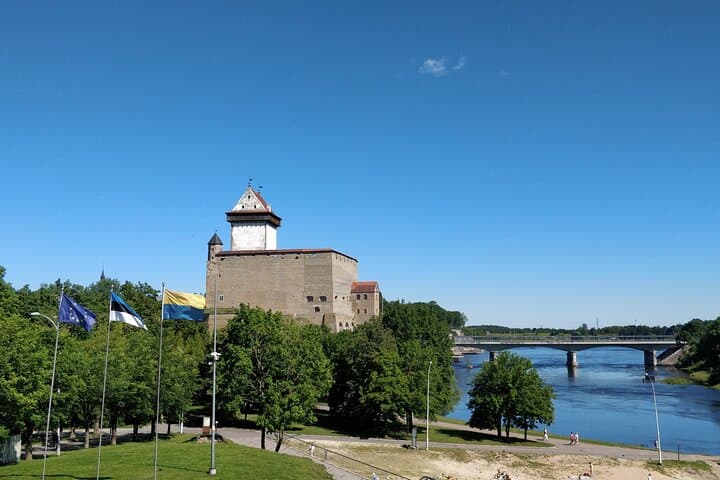 Go East – Private 1 Day Trip to Russian Border