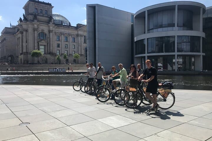 Small-Group Historical Bike Tour in Berlin