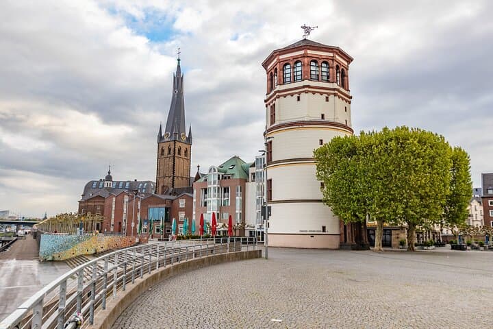 Explore Dusseldorf in 60 minutes with a Local