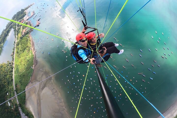 Private Paragliding Experience in Da Nang