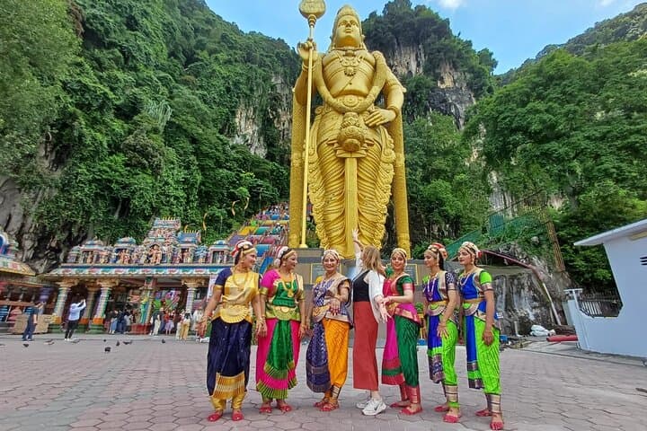 Discover Kuala Lumpur & Putrajaya: Batu Caves & Iconic Landmarks