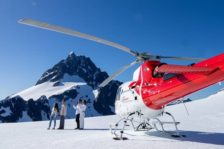 Milford Extended Helicopter Tour from Queenstown