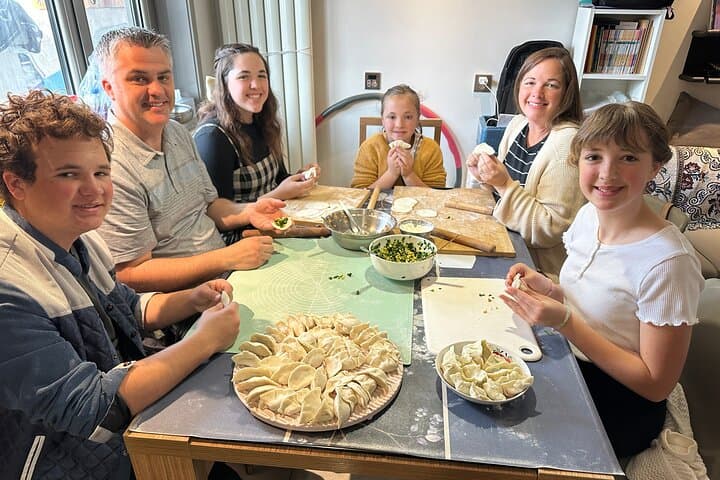 Beijing: Private Dumpling Cooking Class in Local Family