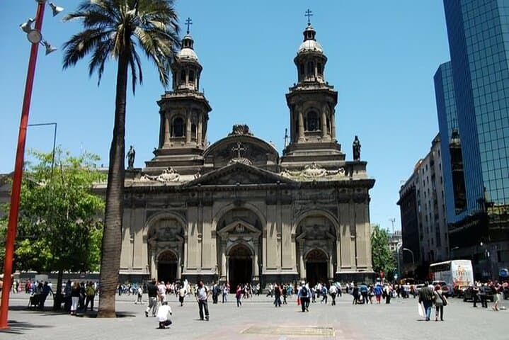 Santiago De Chile Highlights Walking Tour with a Guide