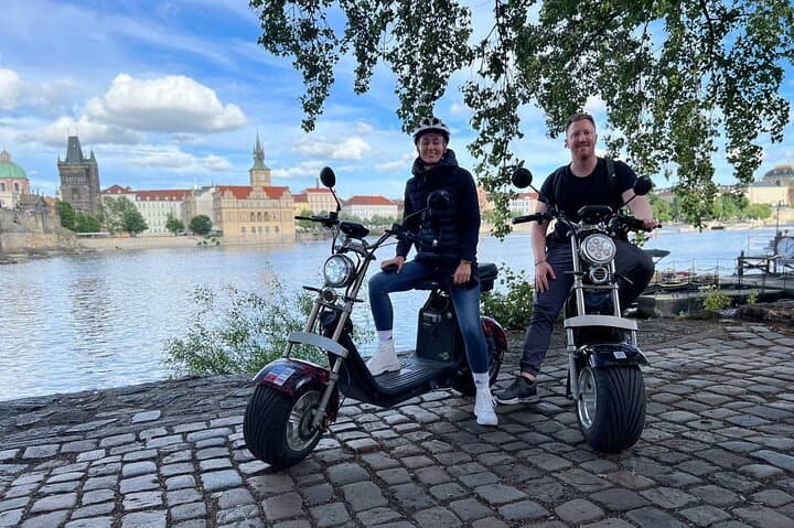 Guided sightseeing e-scooter tour of Prague: 2 hours