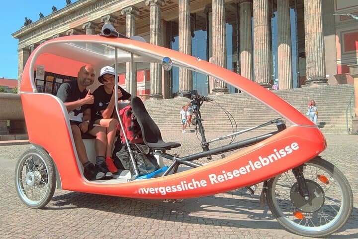 Individual City Tour -
Rickshaw Sightseeing in Berlin