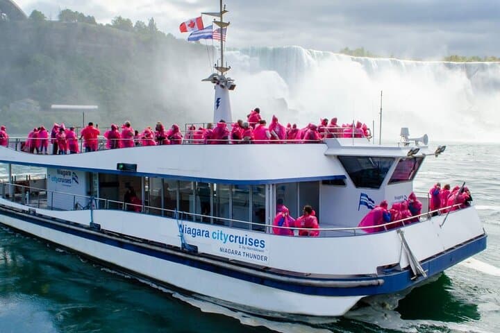 Niagara Falls Canada Walking Tour With Boat Cruise
