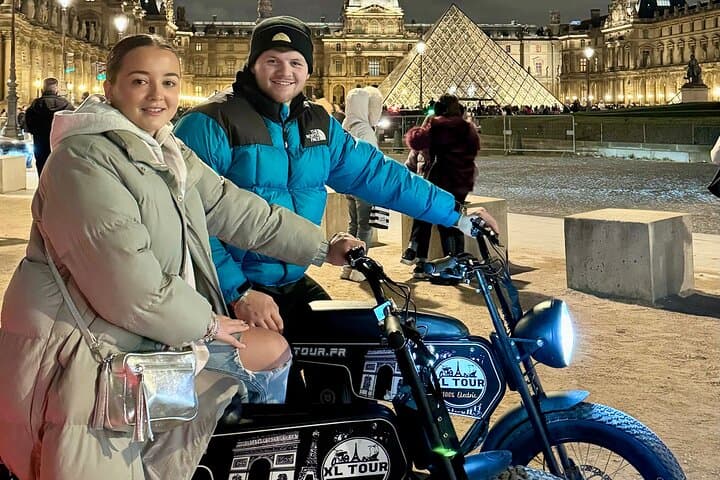 Night / Sunset Tour of Paris in Electric Bike