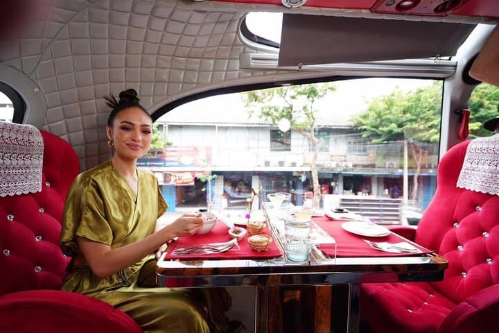 Sightseeing Bus Tour with Michelin Star Menus from Bangkok