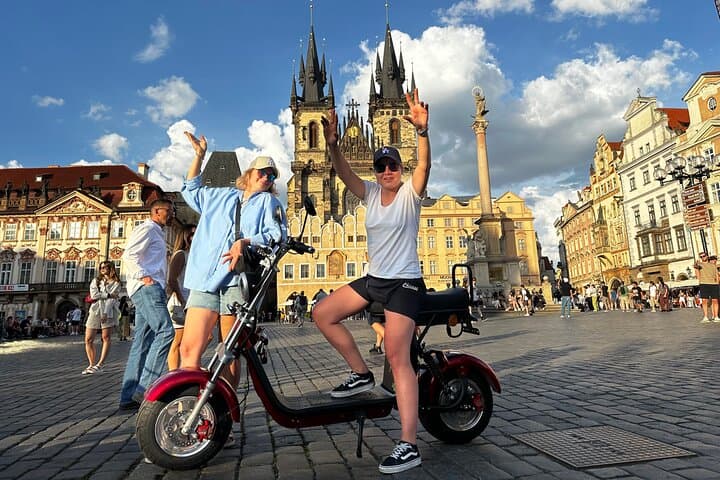 Prague E-Scooter Adventure: Fun & Easy Sightseeing 3Hours Tour