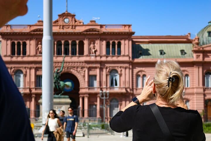 Walking Tour of the Plaza de Mayo in Buenos Aires