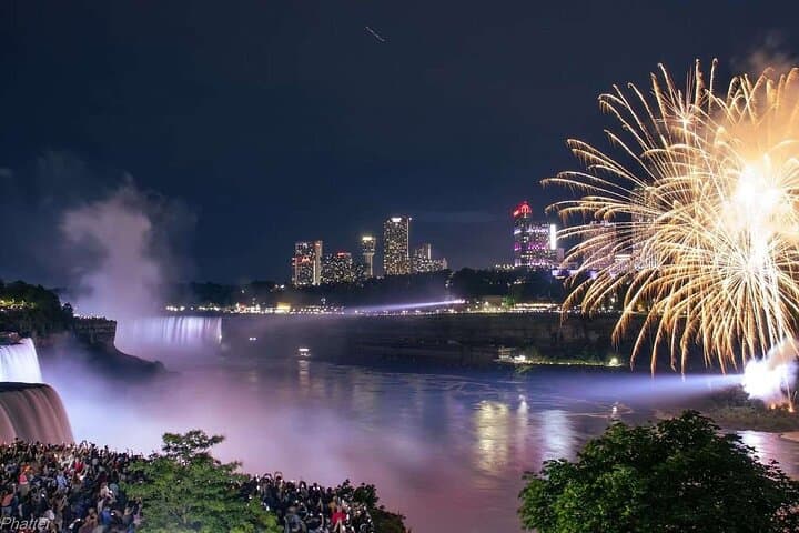 Fireworks and Falls Glow Canada Walking Tour and Skylon Tower