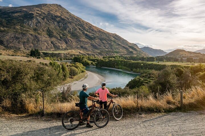 Arrowtown to Queenstown Full-Day Bike Adventure