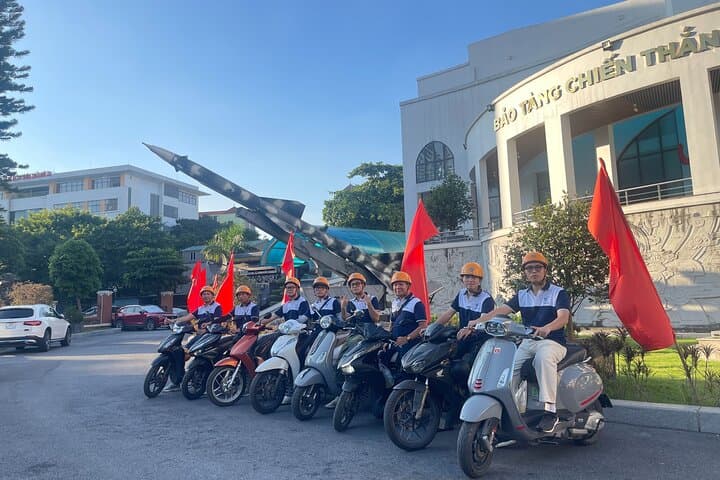 Hanoi Sightseeing & Food Tour by Scooter with Train Street