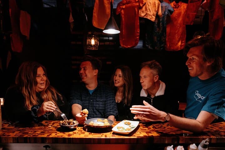 Melbourne: Progressive Dinner Tour - Chinatown, Laneways & Drink