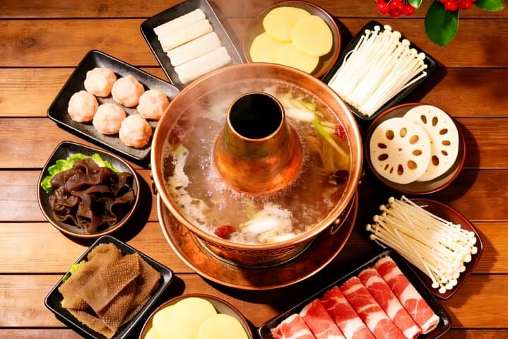 Private Evening Hutong Walking Tour with Mongolia Hotpot Dinner