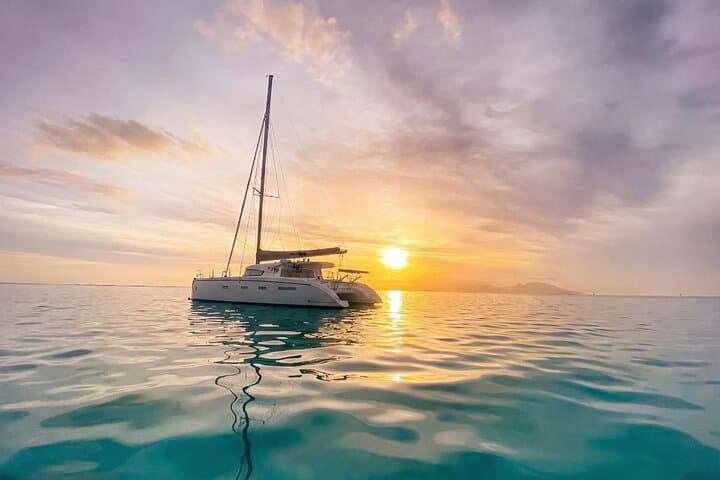 Luxury Catamaran Sunset Semi-Private & Greek Gastronomy in Athens