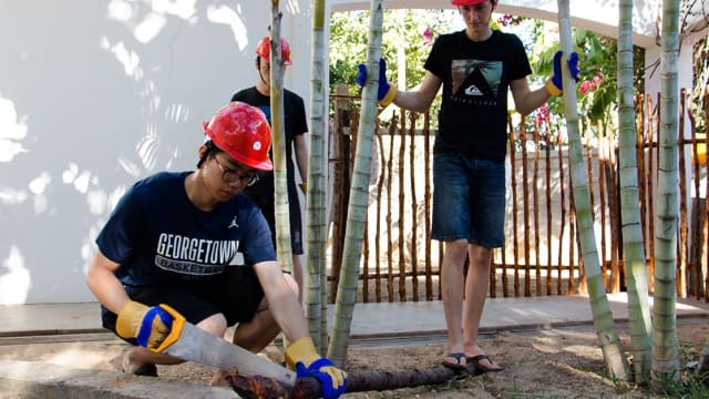 Volunteer Construction in Kenya